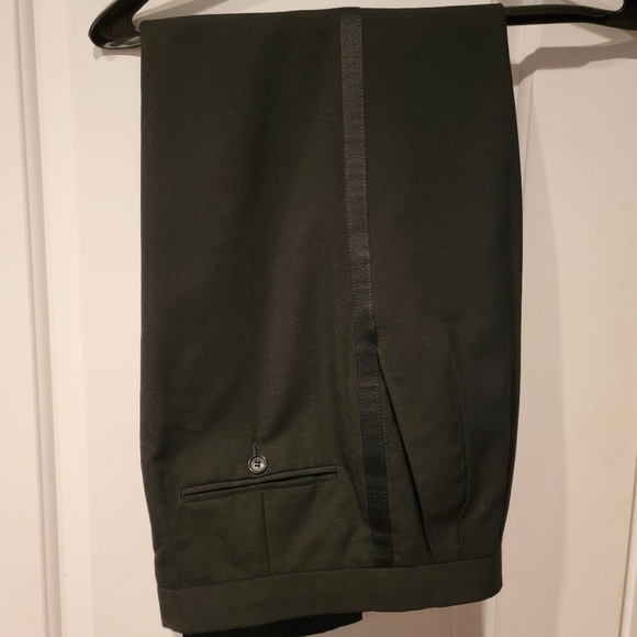 Tuxedo - Picture 3 of 4